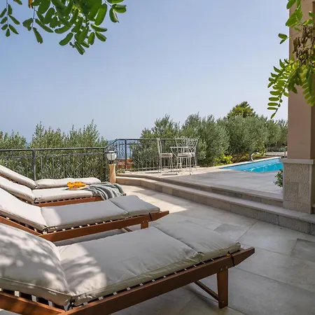 Porto Mimice, 40sqm Heated Private Pool, 4 Bedrooms, Sauna, Gym, Billiard *