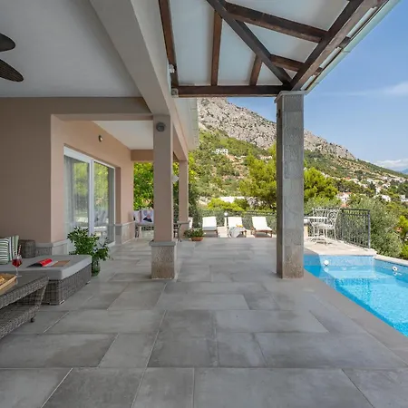 Villa Porto Mimice, 40sqm Heated Private Pool, 4 Bedrooms, Sauna, Gym, Billiard