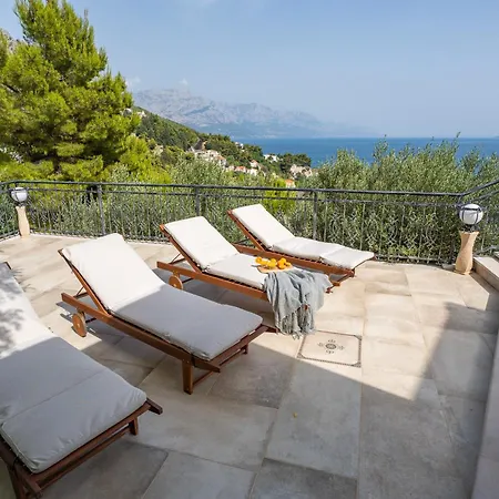 Porto Mimice, 40sqm Heated Private Pool, 4 Bedrooms, Sauna, Gym, Billiard Villa *