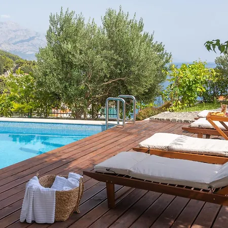 Porto Mimice, 40sqm Heated Private Pool, 4 Bedrooms, Sauna, Gym, Billiard