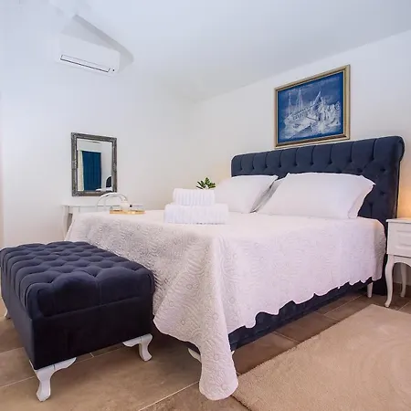 Villa Porto Mimice, 40sqm Heated Private Pool, 4 Bedrooms, Sauna, Gym, Billiard