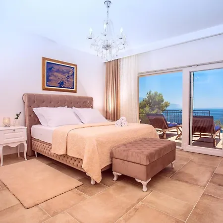 Porto Mimice, 40sqm Heated Private Pool, 4 Bedrooms, Sauna, Gym, Billiard וילה מימיצה