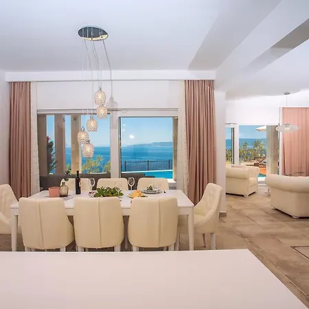 וילה Porto Mimice, 40sqm Heated Private Pool, 4 Bedrooms, Sauna, Gym, Billiard *